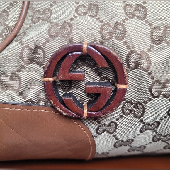 Gucci Beige and Brown Logo Shoulder Bag - Picture 8 of 17